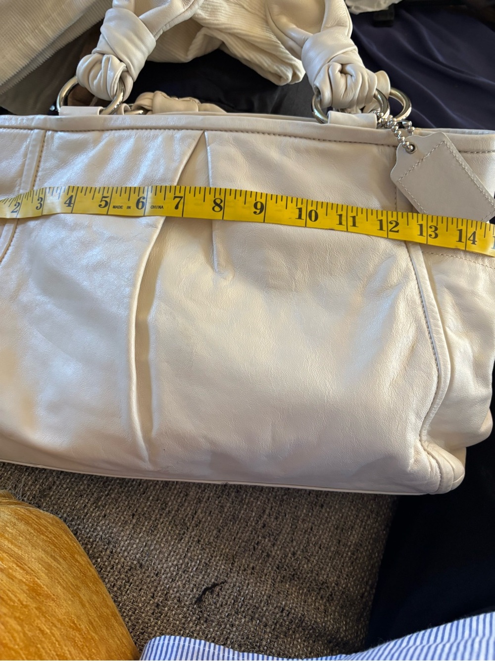 Coach Off White Leather Shoulder Tote with Turnlock Detail - Picture 14 of 15